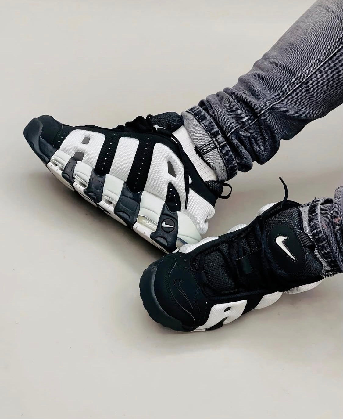 Nike air uptempo low